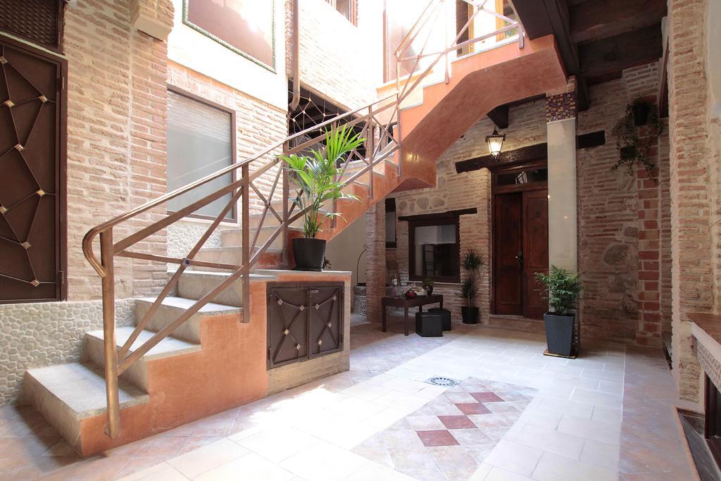 Apartamentos Alcantara Toledo Exterior photo